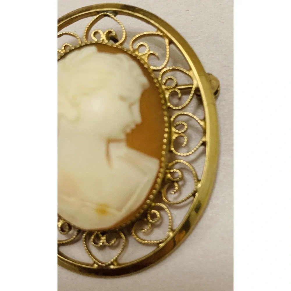 VTG Cameo Relief Pin Brooch Regency Signed Catamore 12K GF Yellow Gold Filled